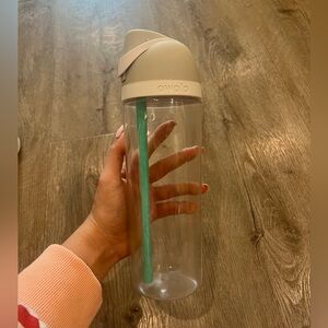 *SOLD* 25oz Clear Owala